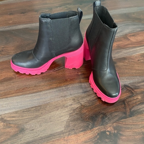 Sorel Brex Waterproof boot size 7.5 - Picture 2 of 8